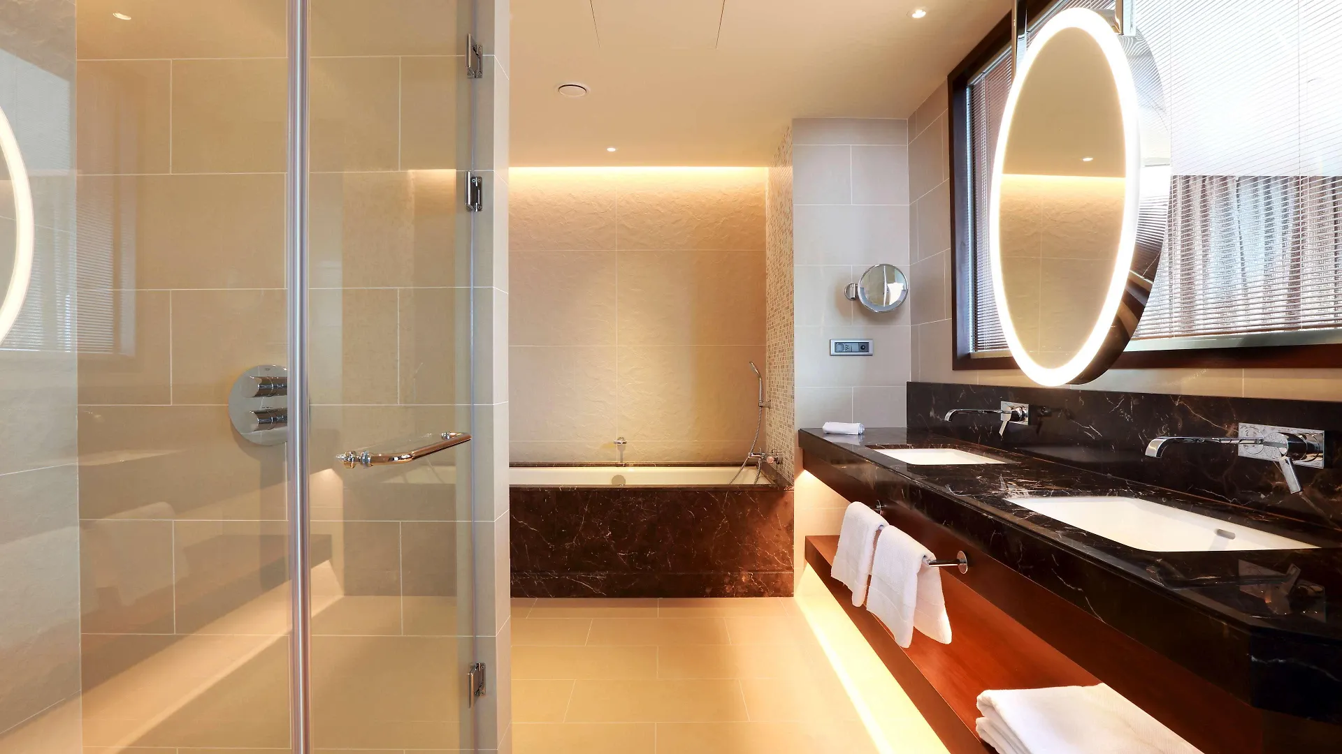 Hilton Batumi Hotel 5*,